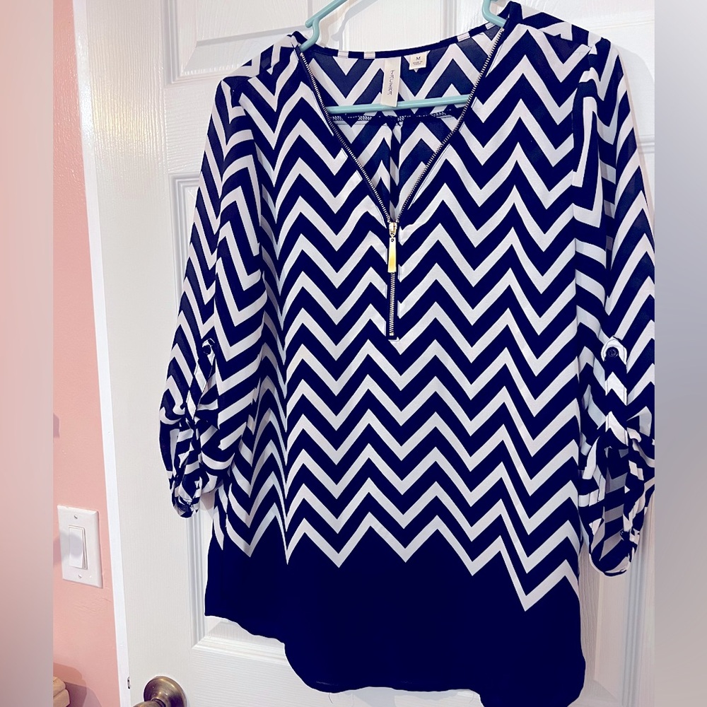 Tacera tunic navy and white zip size M polyester great with leggings or jeans